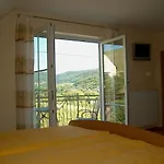 Wein- Und Gaestehaus Genetsch 3*