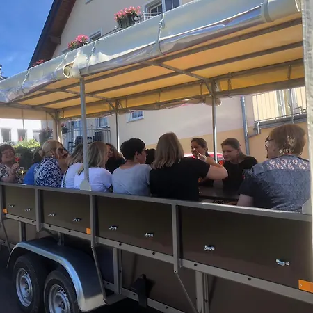 Wein- Und Gaestehaus Genetsch Pensión