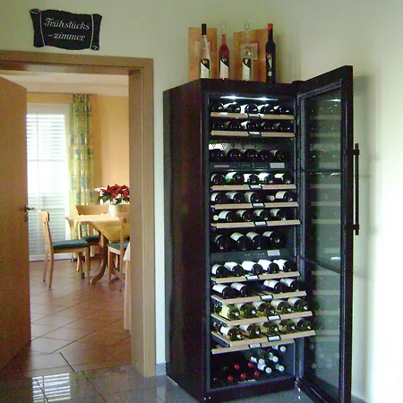 ゲストハウス Wein- Und Gaestehaus Genetsch