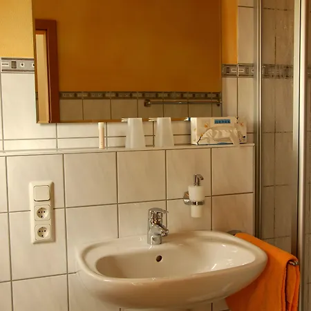 Pensión Wein- Und Gaestehaus Genetsch Lieser