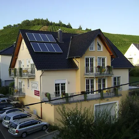 Wein- Und Gaestehaus Genetsch リーザー