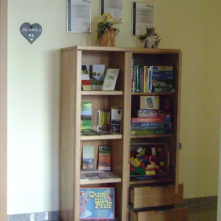 Pensión Wein- Und Gaestehaus Genetsch