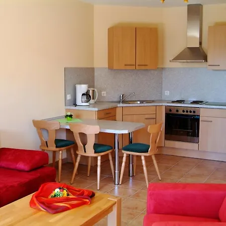 Wein- Und Gaestehaus Genetsch 3* リーザー