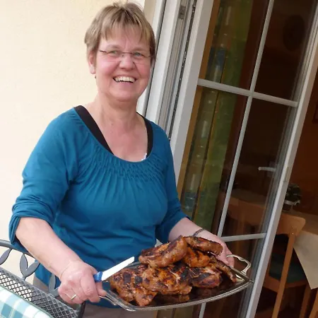 ゲストハウス Wein- Und Gaestehaus Genetsch リーザー