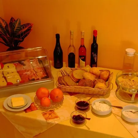 Wein- Und Gaestehaus Genetsch ゲストハウス 3*