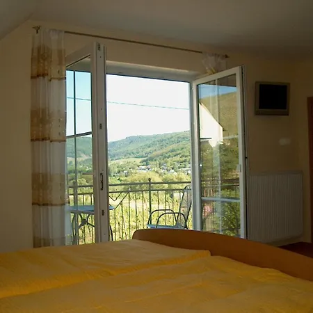 Wein- Und Gaestehaus Genetsch 3*