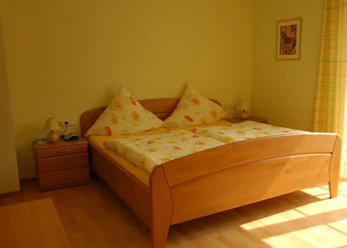 招待所 Wein- Und Gaestehaus Genetsch 利塞尔