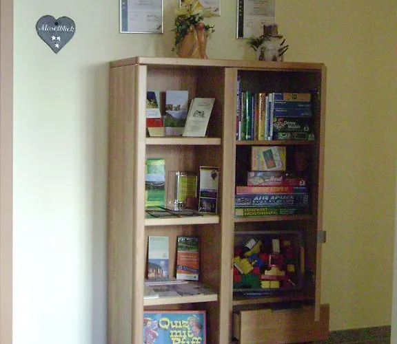 ゲストハウス Wein- Und Gaestehaus Genetsch